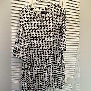 Houndstooth Mini Dress!